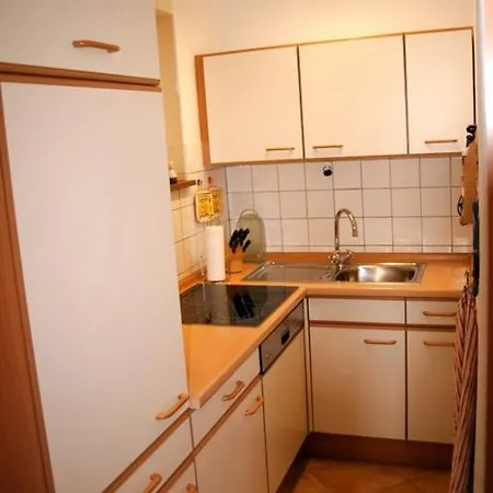 - Matthias-petersen-haus *